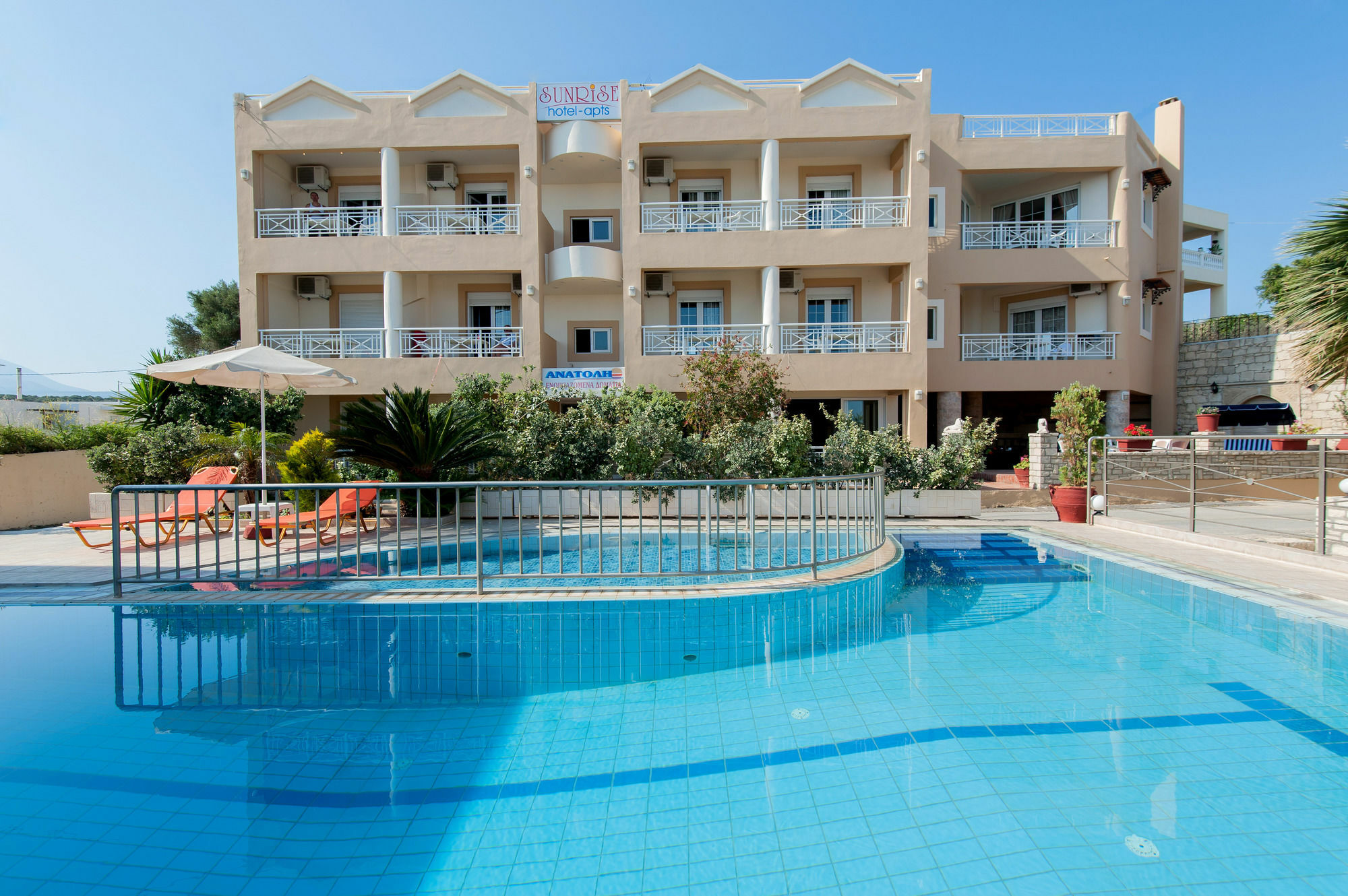 Sunrise Apartments Sfáka Buitenkant foto
